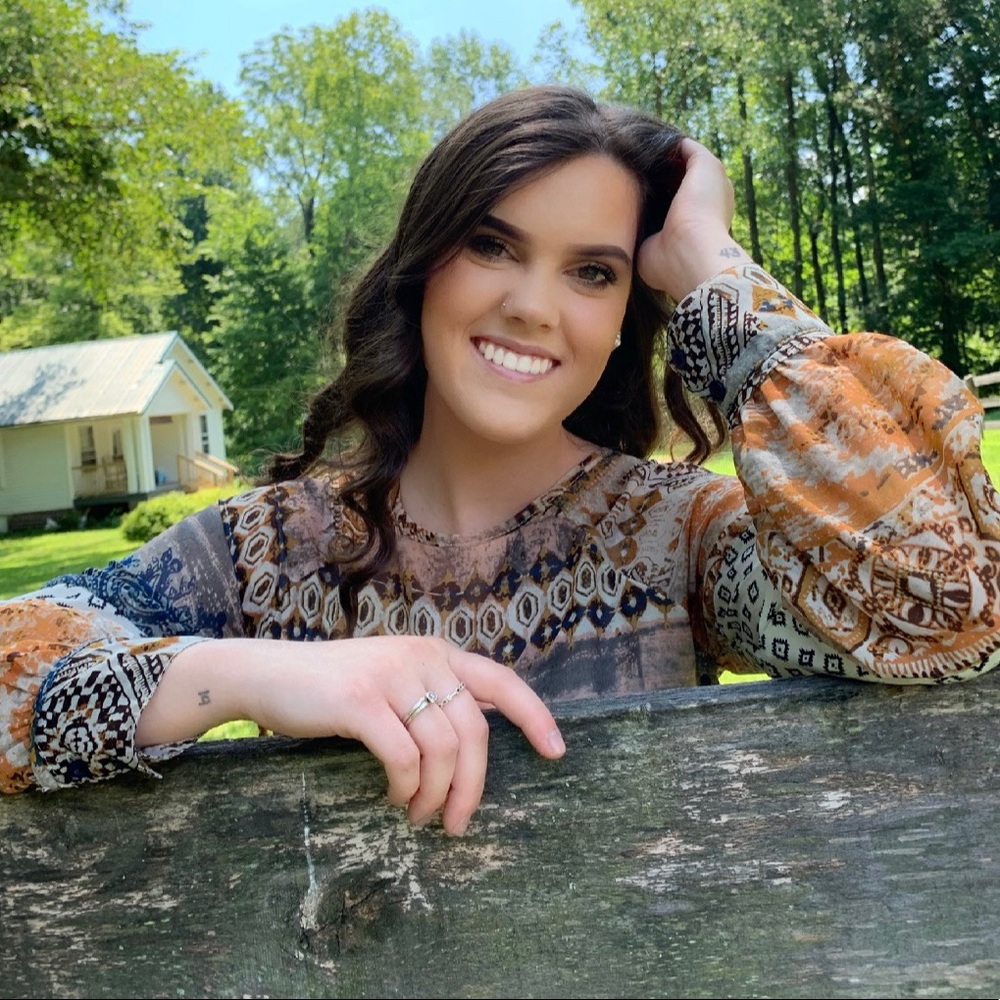 MEET YOUR POSHER, MADISON